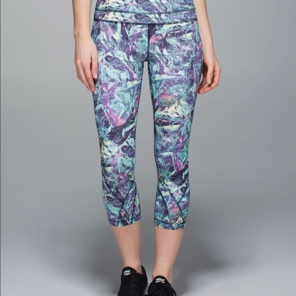 Lululemon Run: Inspire Crop II - Picture 2 of 11